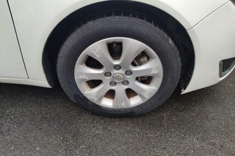 Used Buick Regal 2015 1.6T Fashion Tech Model Right Front Wheel Hub