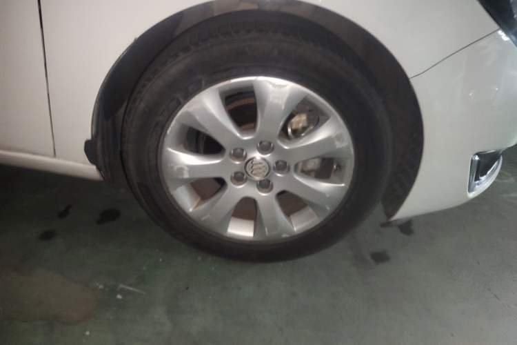 Used Buick Regal 2015 2.0L Leading Fashion Edition Right Front Wheel Hub