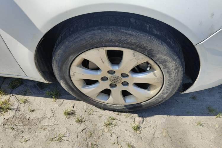 Used Buick Regal 2015 1.6T Elite Tech Model Right Front Wheel Hub
