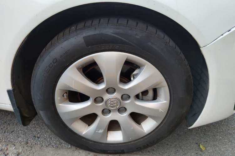 Used Buick Regal 2015 1.6T Leading Technology Model Right Front Wheel Hub
