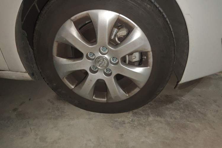 Used Buick Regal 2015 1.6T Fashion Tech Model Right Front Wheel Hub