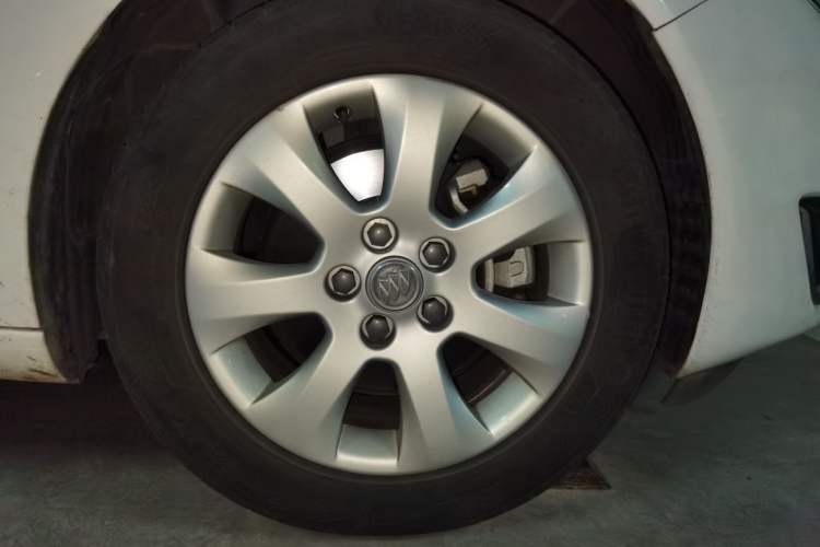 Used Buick Regal 2015 1.6T Elite Tech Model Right Front Wheel Hub