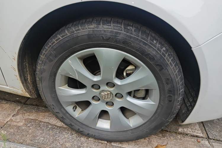 Used Buick Regal 2015 1.6T Elite Tech Model Right Front Wheel Hub