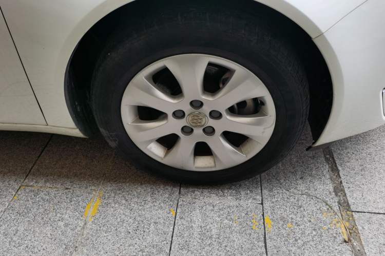 Used Buick Regal 2015 1.6T Leading Technology Model Right Front Wheel Hub