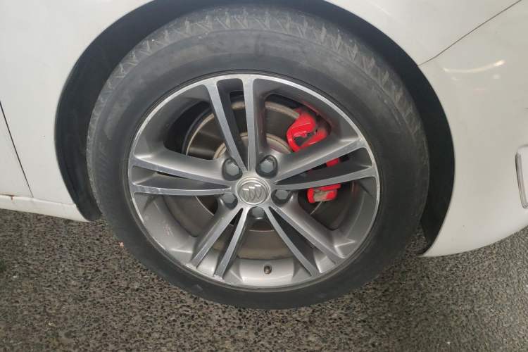 Used Buick Regal 2015 GS 2.0T Grand Sport Edition Right Front Wheel Hub