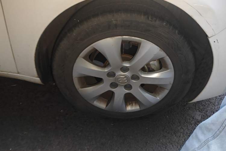 Used Buick Regal 2015 1.6T Elite Tech Model Right Front Wheel Hub