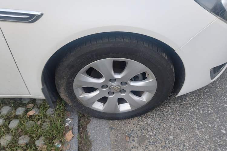 Used Buick Regal 2015 2.0L Leading Fashion Edition Right Front Wheel Hub
