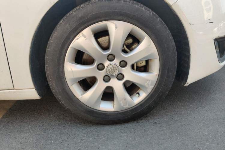 Used Buick Regal 2015 1.6T Leading Technology Model Right Front Wheel Hub