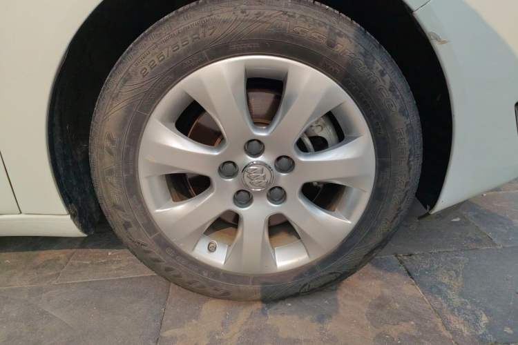 Used Buick Regal 2015 1.6T Elite Tech Model Right Front Wheel Hub
