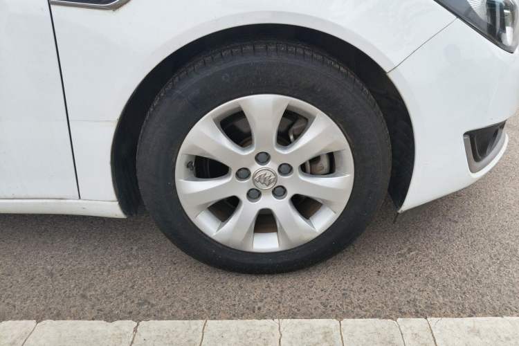 Used Buick Regal 2015 1.6T Elite Tech Model Right Front Wheel Hub