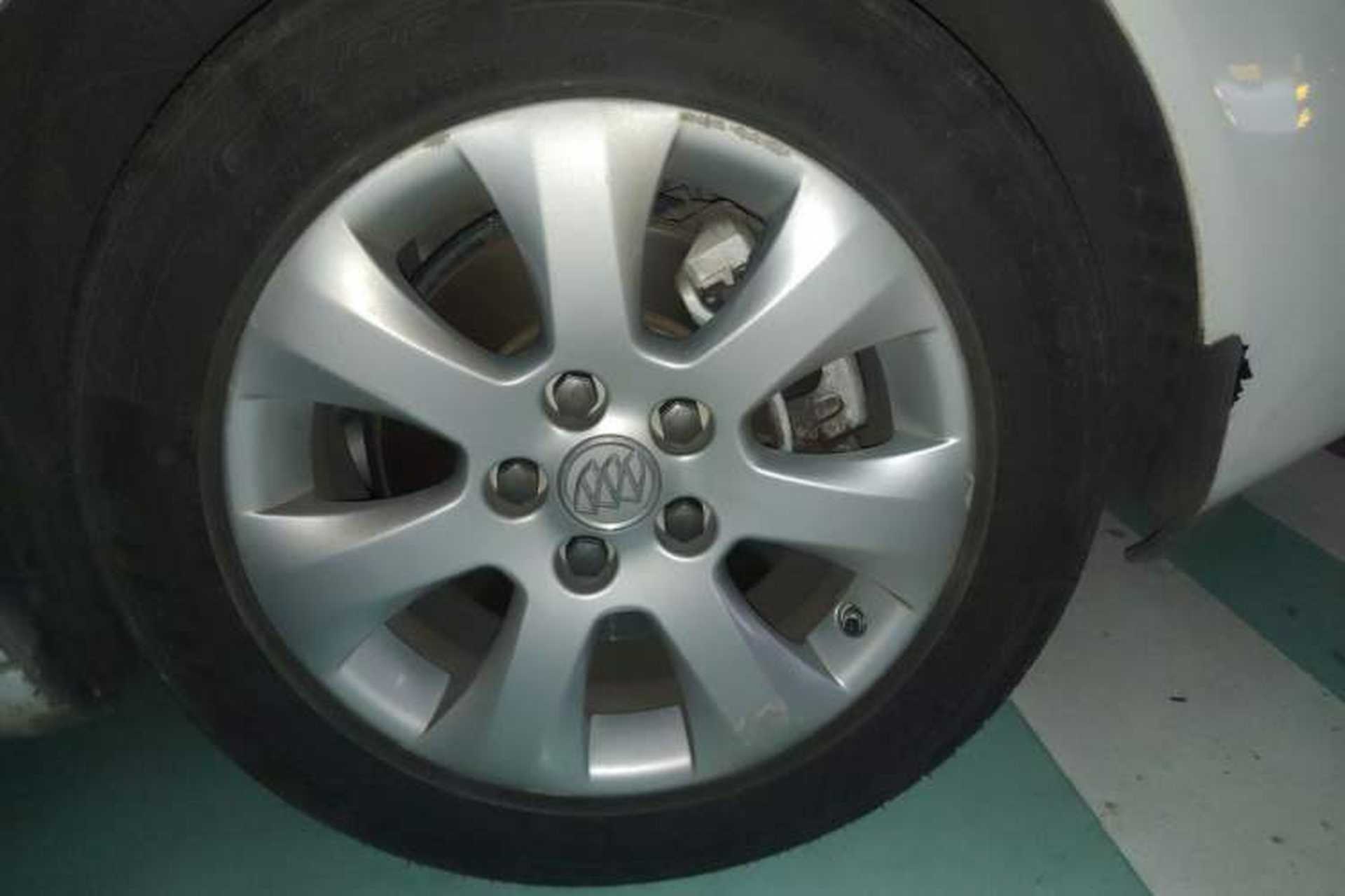 Used Buick Regal 2015 1.6T Leading Technology Model Right Front Wheel Hub