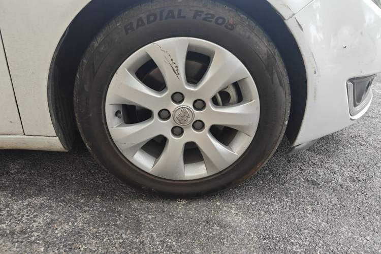Used Buick Regal 2015 1.6T Leading Technology Model Right Front Wheel Hub
