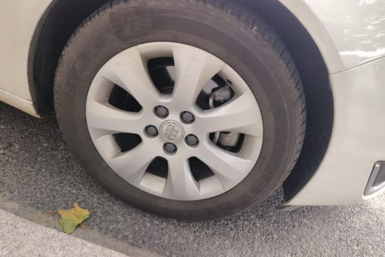 Used Buick Regal 2015 1.6T Leading Technology Model Right Front Wheel Hub
