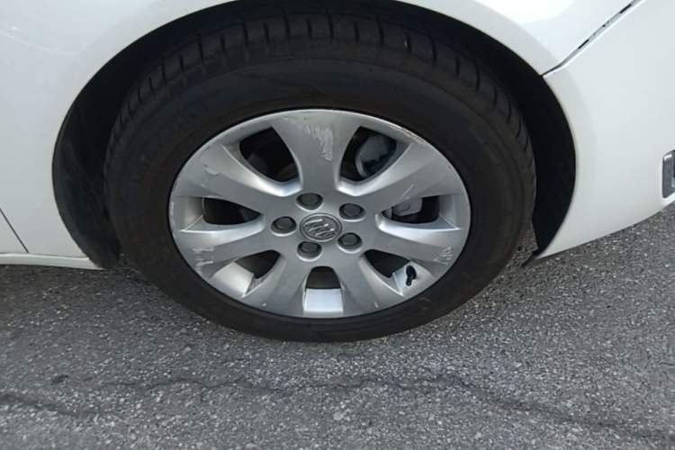 Used Buick Regal 2015 2.0L Elite Fashion Edition Right Front Wheel Hub