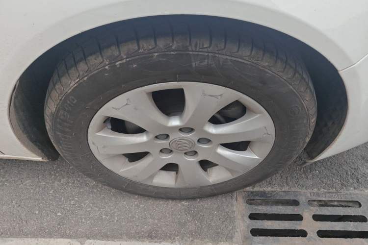 Used Buick Regal 2015 1.6T Elite Tech Model Right Front Wheel Hub
