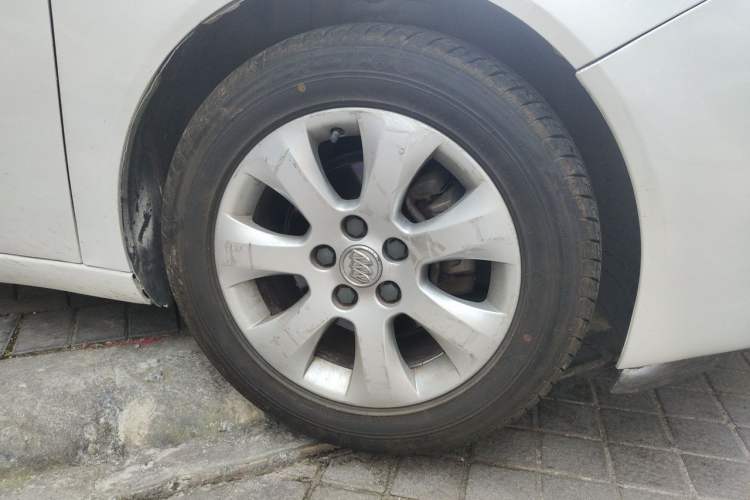 Used Buick Regal 2015 2.0L Leading Fashion Edition Right Front Wheel Hub