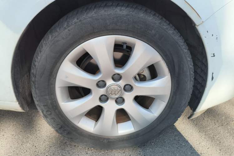 Used Buick Regal 2015 2.0L Elite Fashion Edition Right Front Wheel Hub