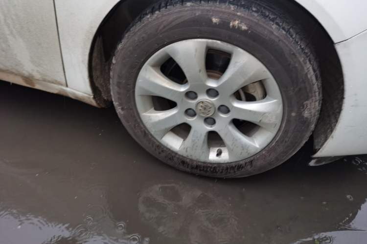 Used Buick Regal 2015 1.6T Leading Technology Model Right Front Wheel Hub