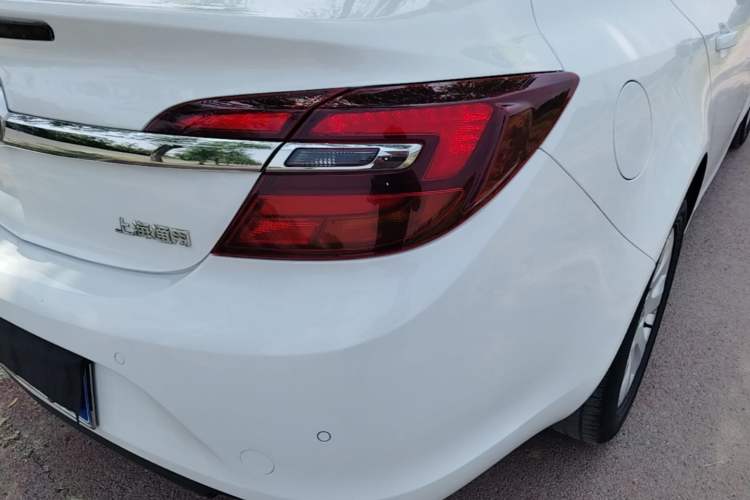 Used Buick Regal 2015 1.6T Leading Technology Model Right Rear Taillight