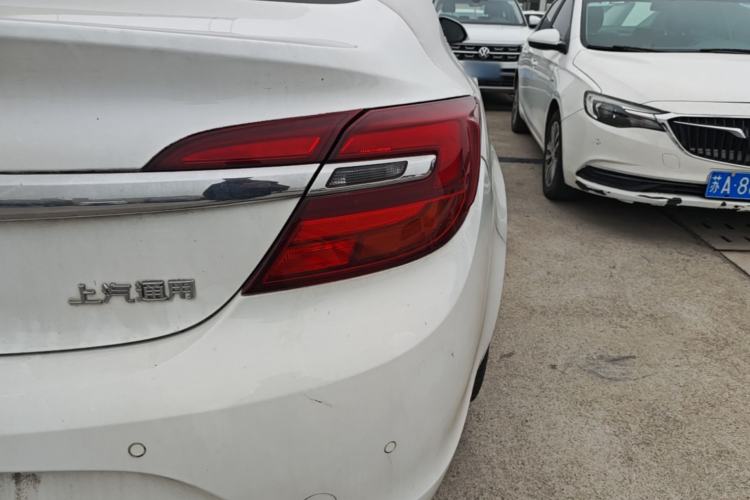 Used Buick Regal 2015 2.0L Leading Fashion Edition Right Rear Taillight
