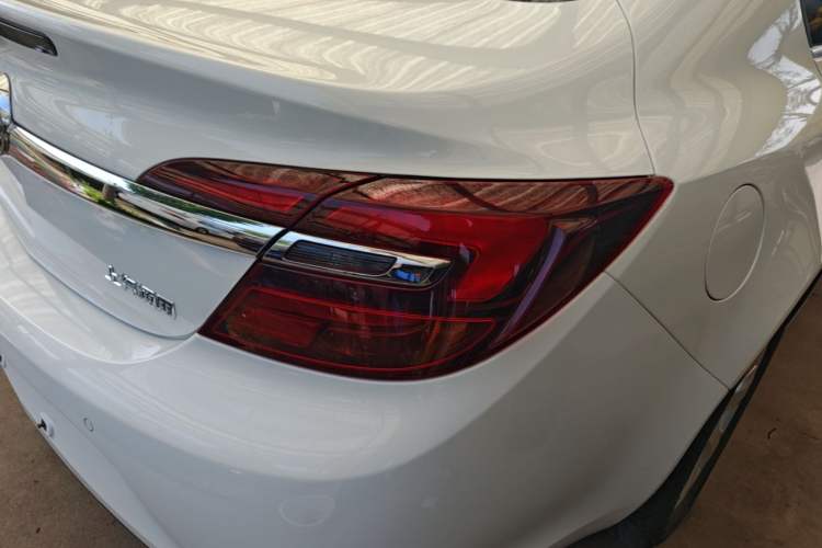 Used Buick Regal 2015 2.0L Leading Fashion Edition Right Rear Taillight