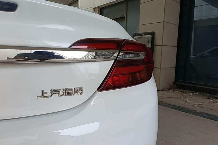Used Buick Regal 2015 1.6T Elite Tech Model Right Rear Taillight