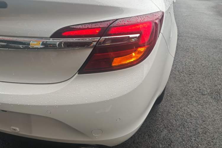 Used Buick Regal 2015 2.0L Leading Fashion Edition Right Rear Taillight