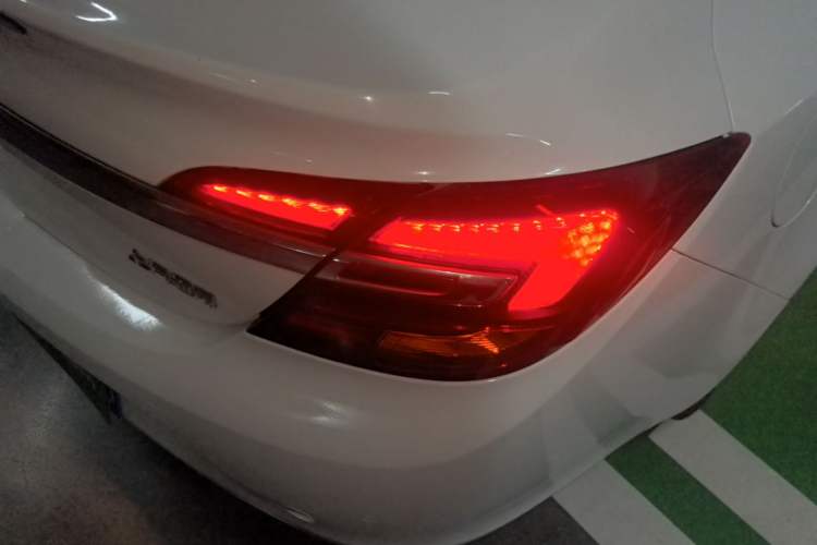 Used Buick Regal 2015 1.6T Leading Technology Model Right Rear Taillight