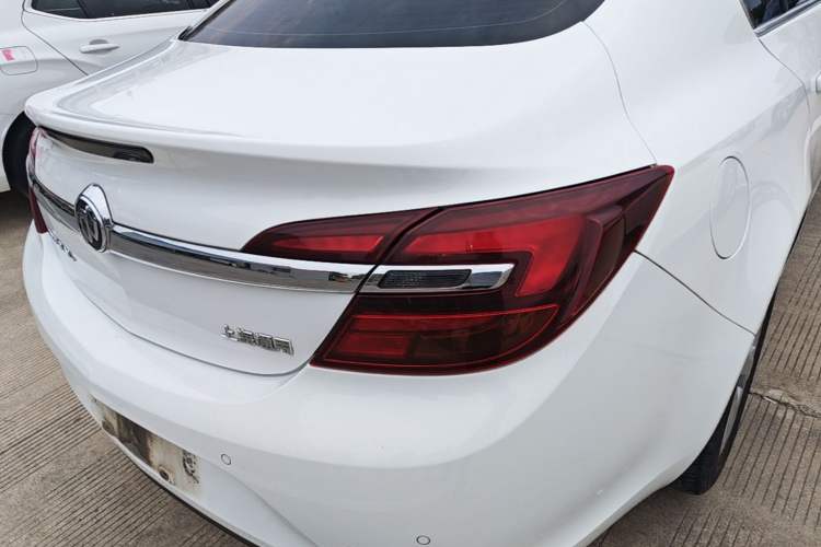 Used Buick Regal 2015 2.0L Leading Fashion Edition Right Rear Taillight