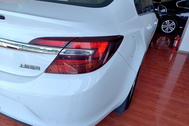 Used Buick Regal 2015 2.0L Leading Fashion Edition Right Rear Taillight