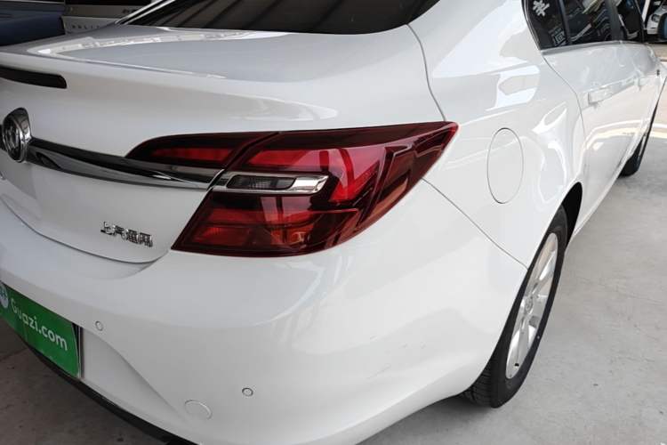 Used Buick Regal 2015 2.0L Leading Fashion Edition Right Rear Taillight
