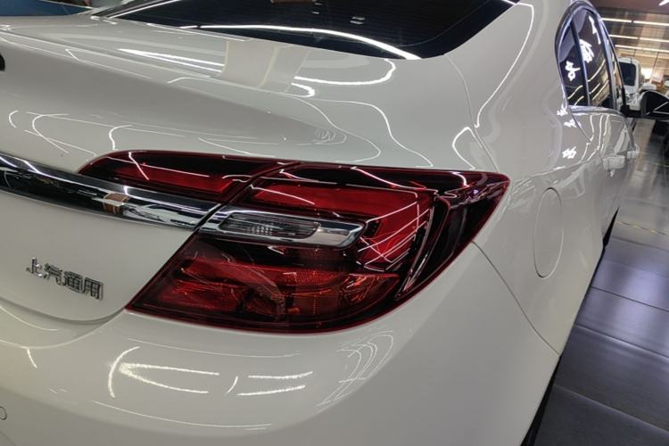Used Buick Regal 2015 2.0L Leading Fashion Edition Right Rear Taillight