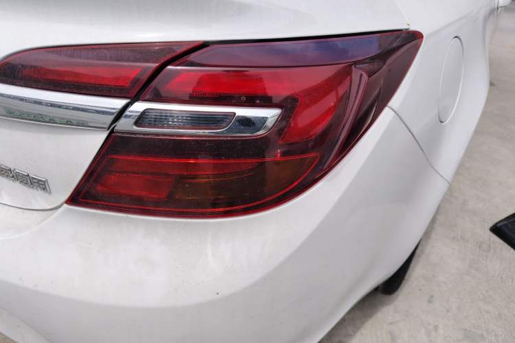 Used Buick Regal 2015 1.6T Leading Technology Model Right Rear Taillight