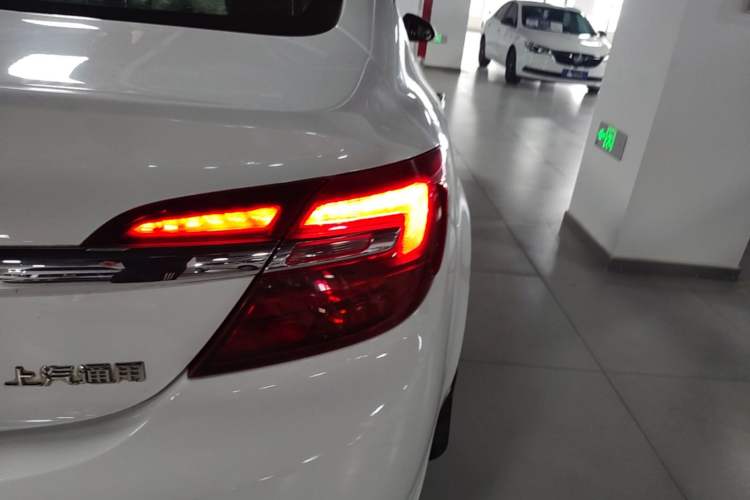 Used Buick Regal 2015 1.6T Elite Tech Model Right Rear Taillight