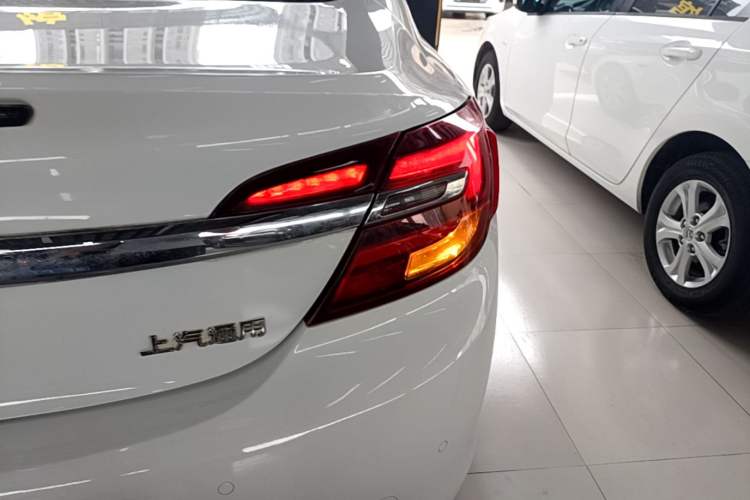 Used Buick Regal 2015 1.6T Leading Technology Model Right Rear Taillight