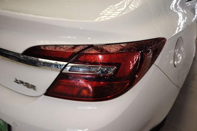 Used Buick Regal 2015 1.6T Leading Technology Model Right Rear Taillight