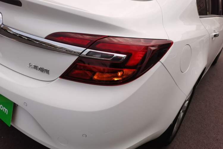 Used Buick Regal 2015 2.0L Elite Fashion Edition Right Rear Taillight