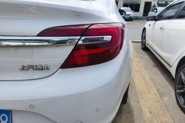 Used Buick Regal 2015 1.6T Leading Technology Model Right Rear Taillight