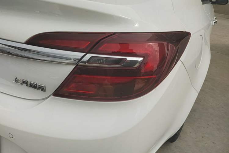 Used Buick Regal 2015 1.6T Elite Tech Model Right Rear Taillight