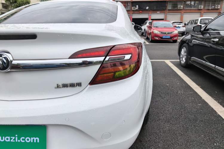 Used Buick Regal 2015 2.0L Leading Fashion Edition Right Rear Taillight