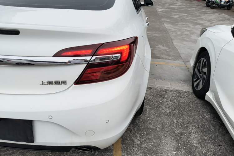 Used Buick Regal 2015 2.0L Elite Fashion Edition Right Rear Taillight