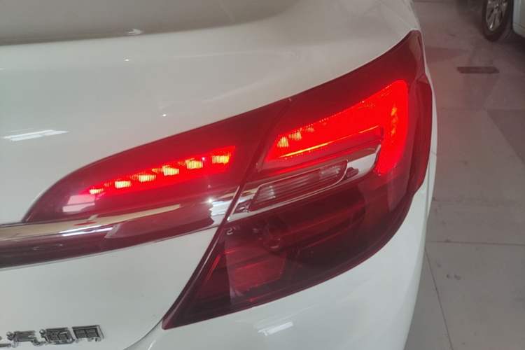 Used Buick Regal 2015 1.6T Elite Tech Model Right Rear Taillight