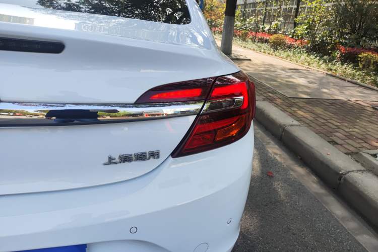 Used Buick Regal 2015 1.6T Elite Tech Model Right Rear Taillight