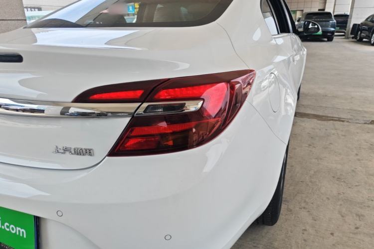Used Buick Regal 2015 2.0L Leading Fashion Edition Right Rear Taillight
