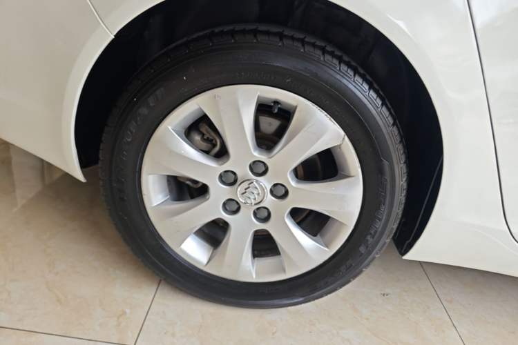 Used Buick Regal 2015 1.6T Fashion Tech Model Right Rear Wheel Hub