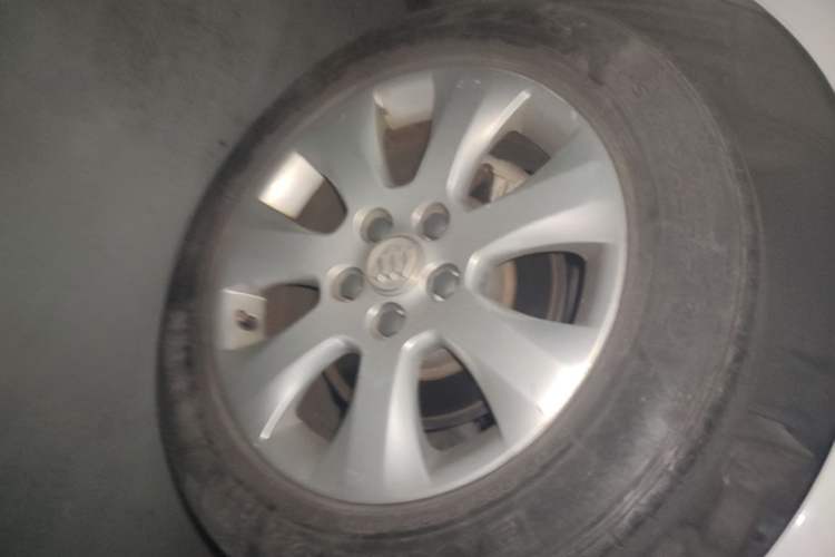 Used Buick Regal 2015 2.0L Leading Fashion Edition Right Rear Wheel Hub