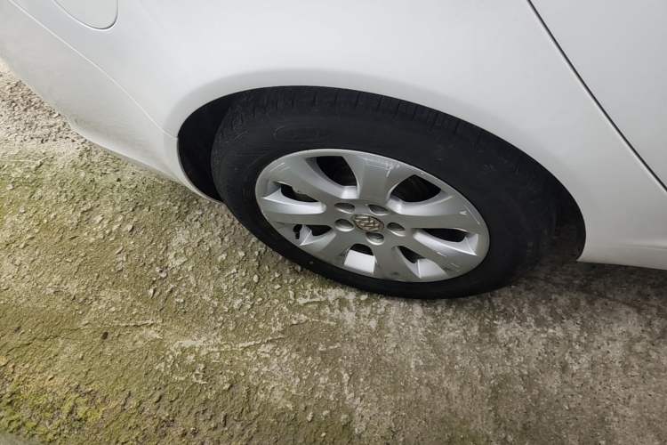 Used Buick Regal 2015 1.6T Elite Tech Model Right Rear Wheel Hub