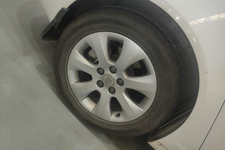Used Buick Regal 2015 1.6T Elite Tech Model Right Rear Wheel Hub