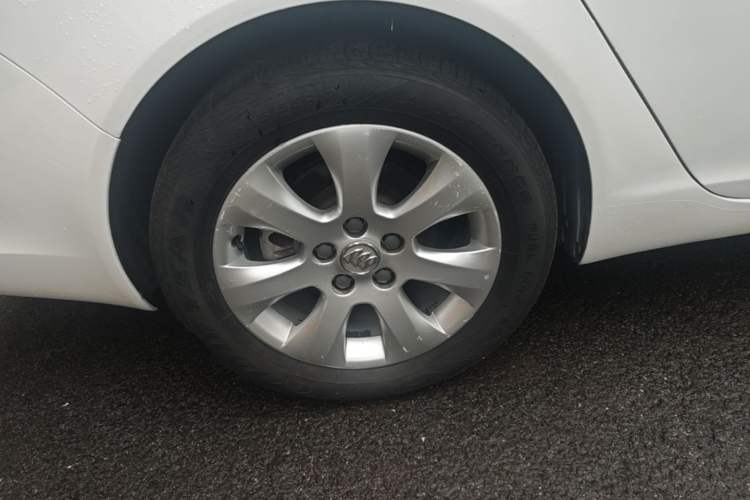 Used Buick Regal 2015 2.0L Leading Fashion Edition Right Rear Wheel Hub