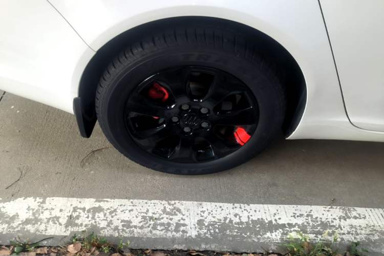 Used Buick Regal 2015 1.6T Leading Technology Model Right Rear Wheel Hub